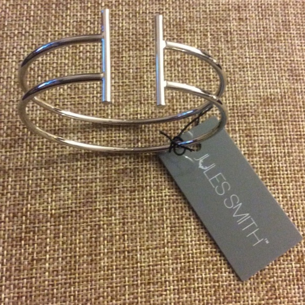 NWT Silvertone Modern Bangle Bracelet